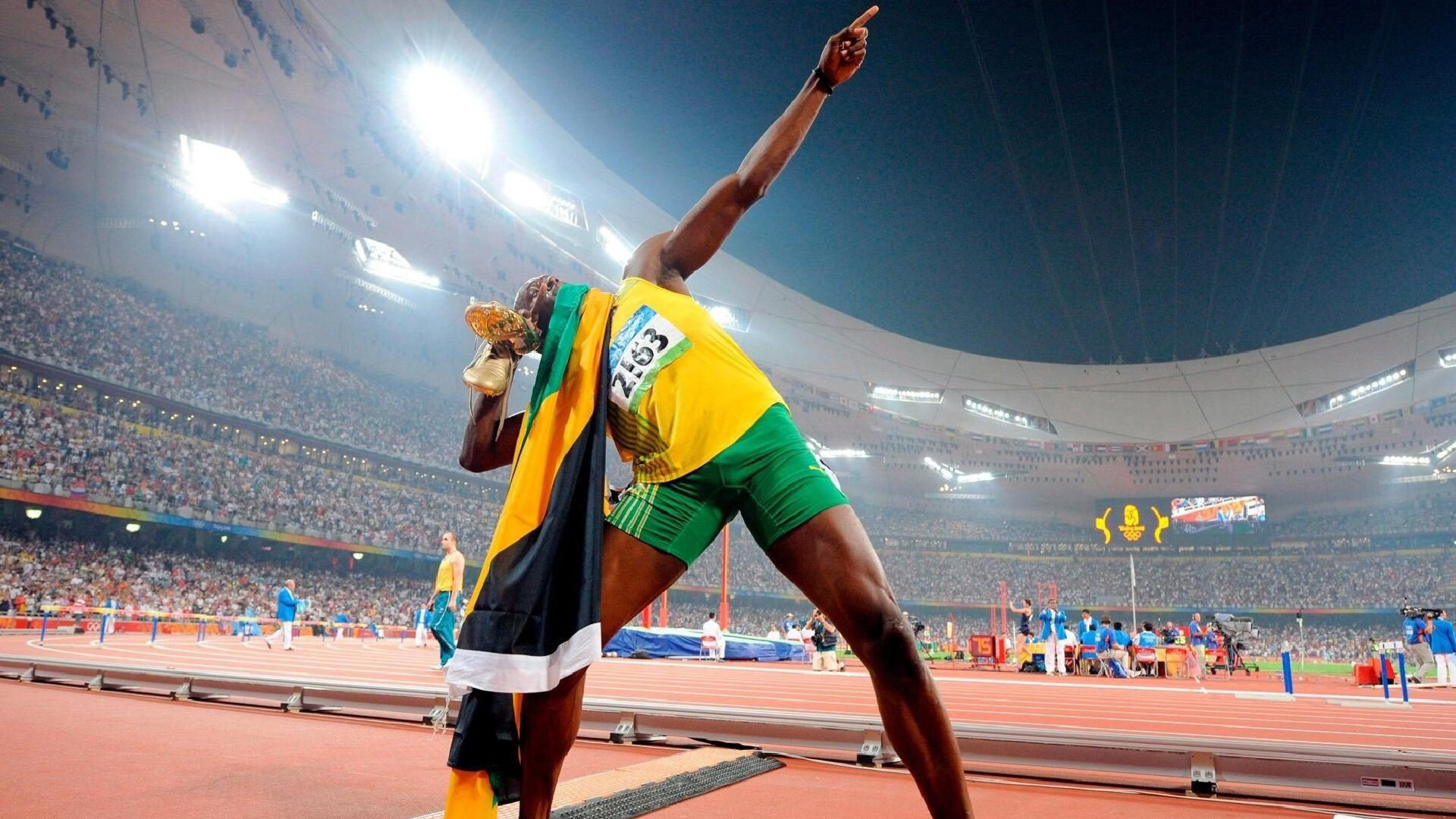 萨内，在F1引擎的尖啸中，我撕开了夜的幕布