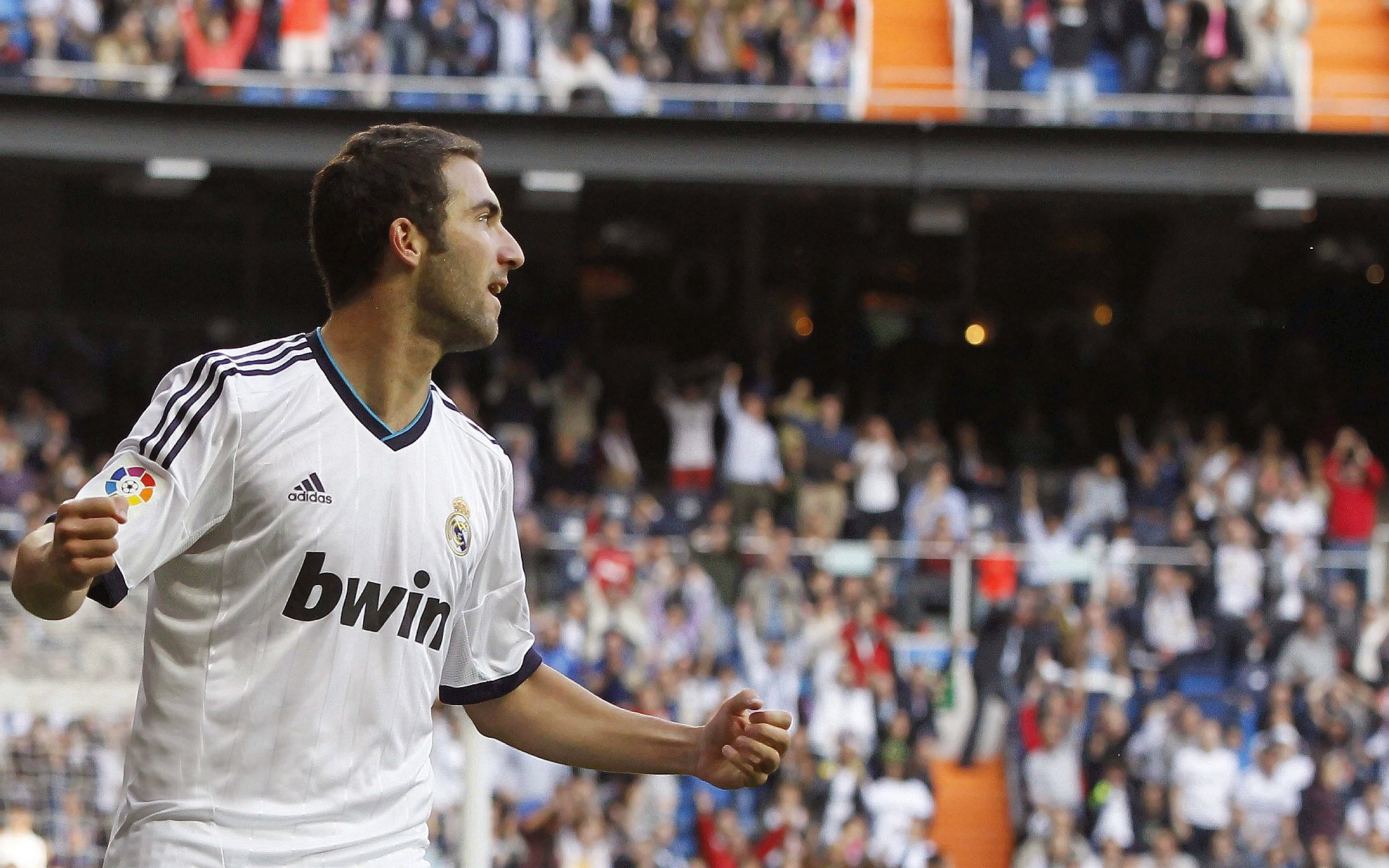 喀麦隆斩落罗马，巴尔韦德生涯之夜，当非洲雄狮遇见乌拉圭雄鹰